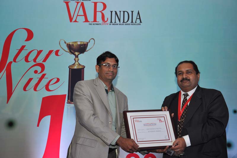 Mr. S.K.Panigrahi D.G.-carbon Minus India giving away award to LOGITECH